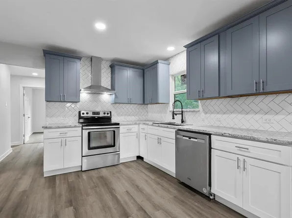 332 Belle St, Bedford, TX 76022