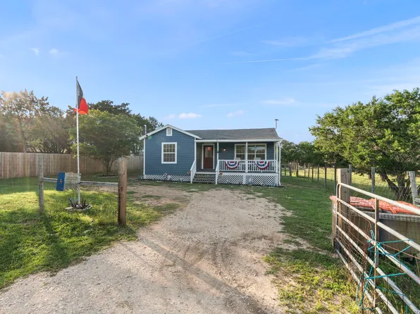 1283 Rocky Creek Dr, Canyon Lake, TX 78133