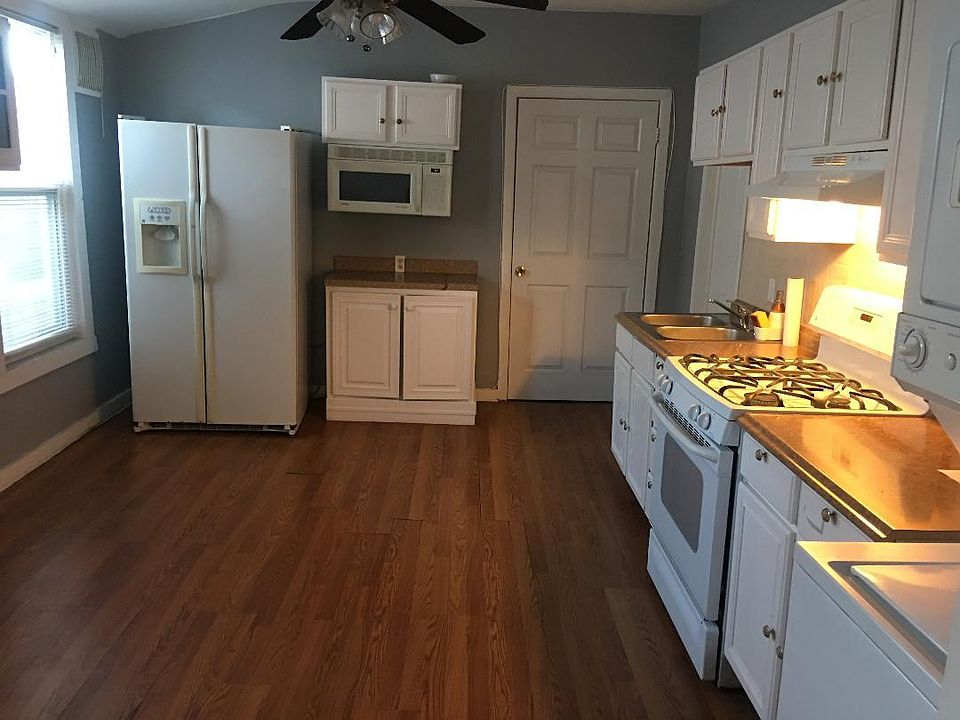 1st image of 3238 N Albany Ave #2