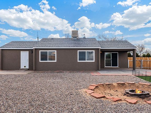 5th image of 527 Brazos Dr SE