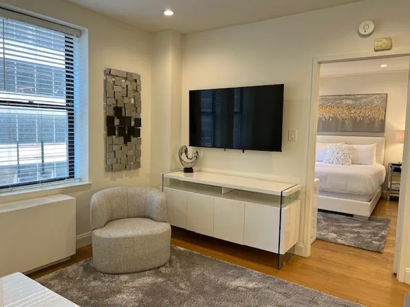 150 West 51st Street image 1 of 10