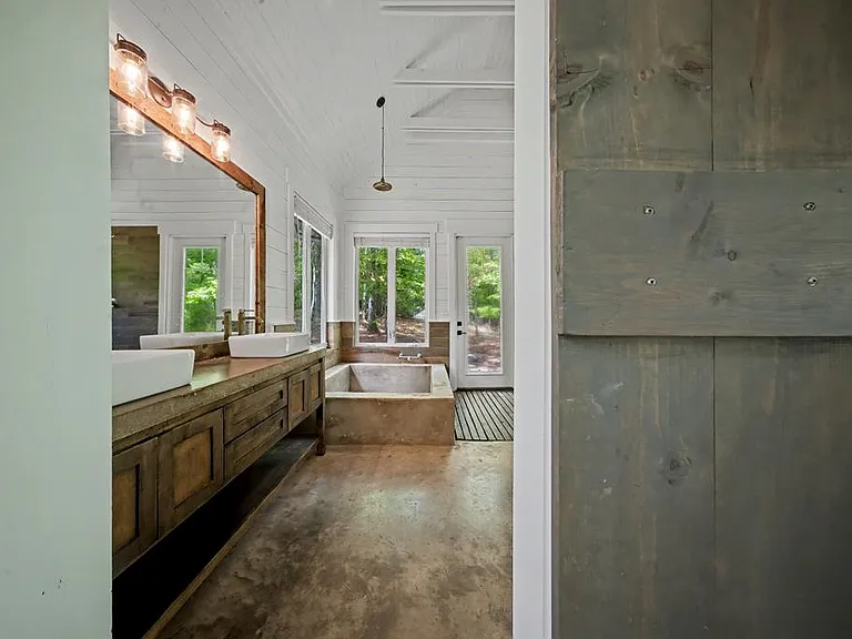 160 Delcrest Dr — Photo 22
