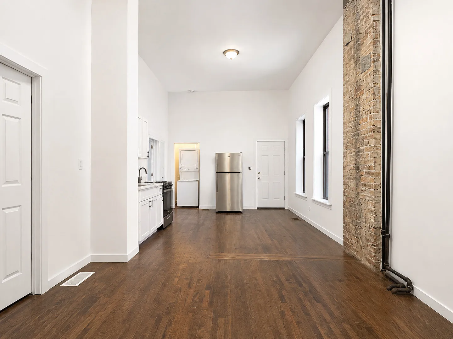 2 bed, 650 sqft, $1,200 — Photo 2