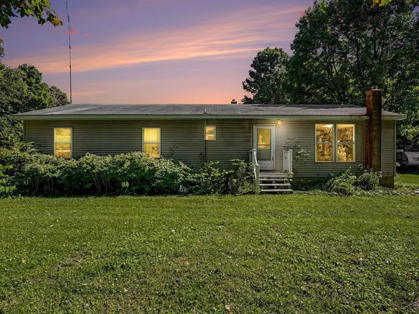 3714 N Finley Lake Ave, Harrison, MI 48625