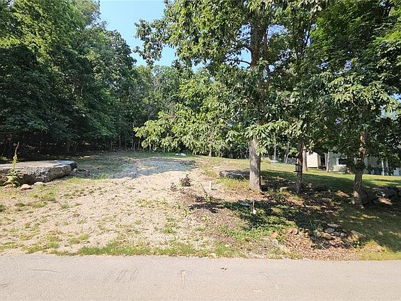 4th image of 417 Marina Dr