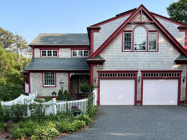 9 Horseshoe Bend Way, Mashpee, MA 02649