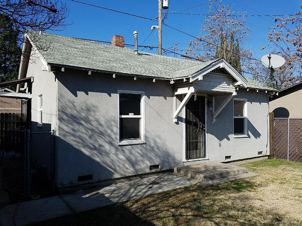 Adorable home behind main house