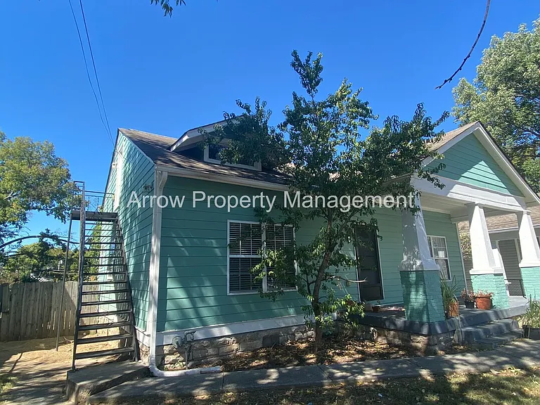 1112 Joseph Ave — Photo 2