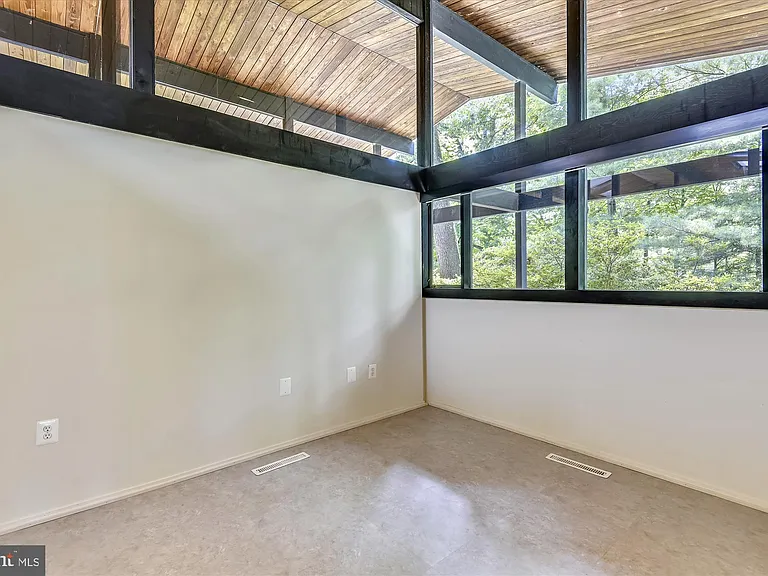 400 W Windsor Ave — Photo 38