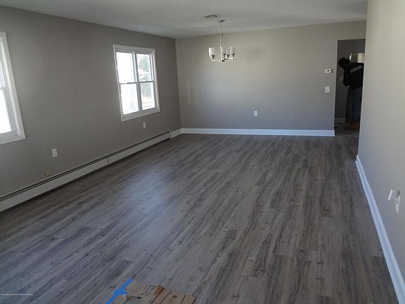 2nd image of 91 Freeport Blvd