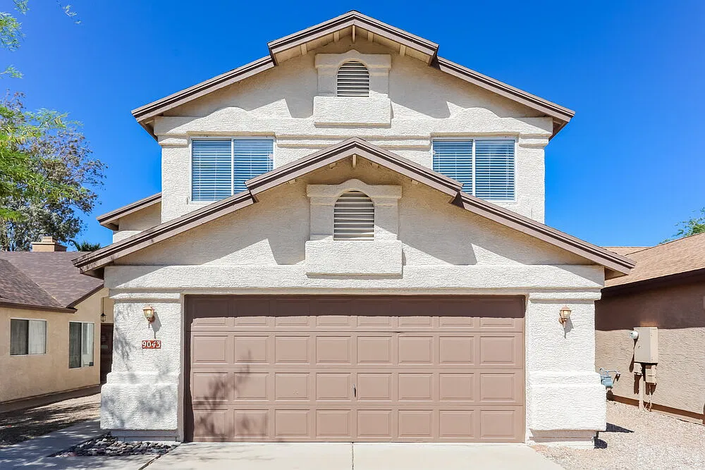 4 bed, 2.5 bath, 2055 sqft, $2,350 — Photo 1
