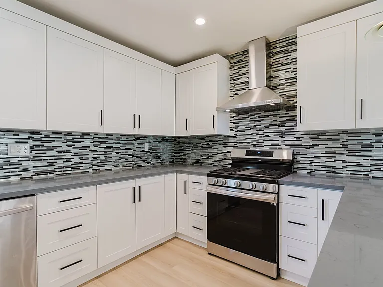 9540 Debra Ave — Photo 13