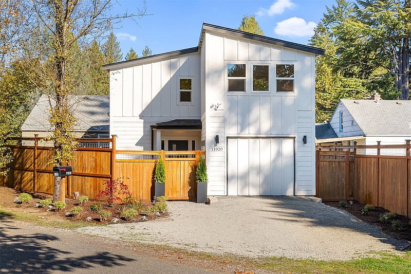 2nd image of 11020 17th Avenue NE