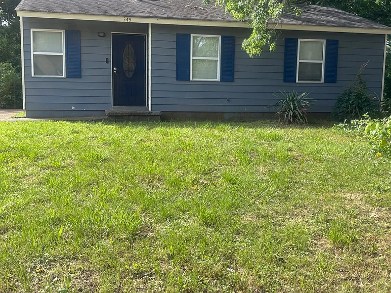 345 Washburn Dr — Photo 1