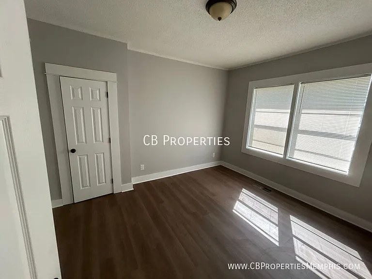 1428 Snowden Ave — Photo 4