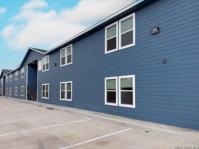 2 bed, 1.0 bath, 736 sqft, $995 — Photo 4