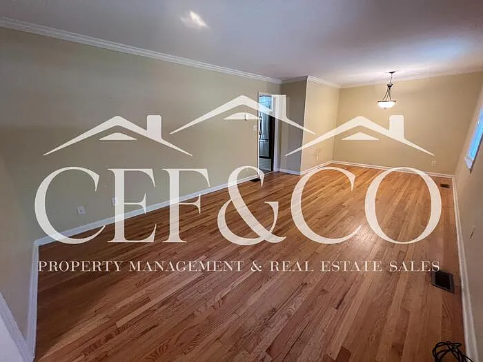 3 bed, 2.0 bath, 2110 sqft, $1,450 — Photo 3
