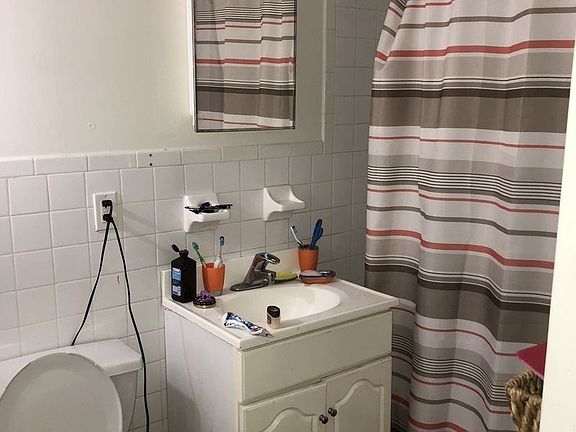 4th image of 11017 Corona Ave APT 3D