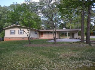 818 Larkwood Dr, Greensboro, NC 27410