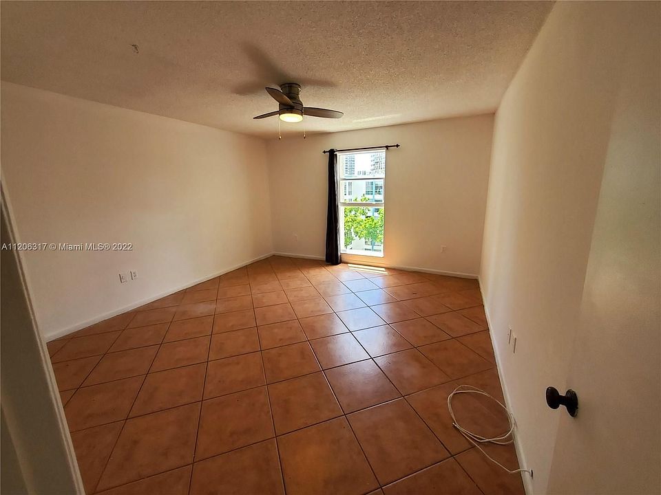1st image of 201 178th Dr APT 519