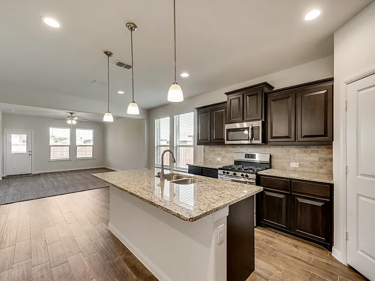 415 Helm Ln — Photo 7
