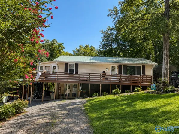 181 Hilltop Dr, Guntersville, AL 35976