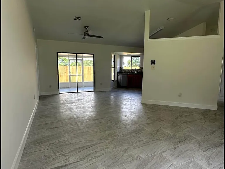 1275 McDermott Ln — Photo 4