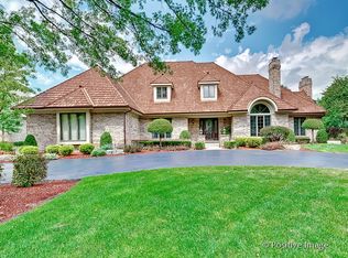 35 Hidden Lake Dr, Burr Ridge, IL 60527