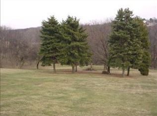 150 Herbst Rd, Coraopolis, PA 15108