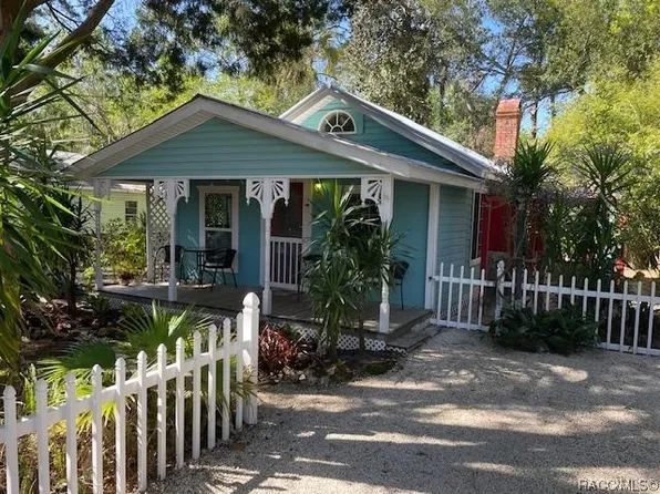 21 62nd St, Yankeetown, FL 34498