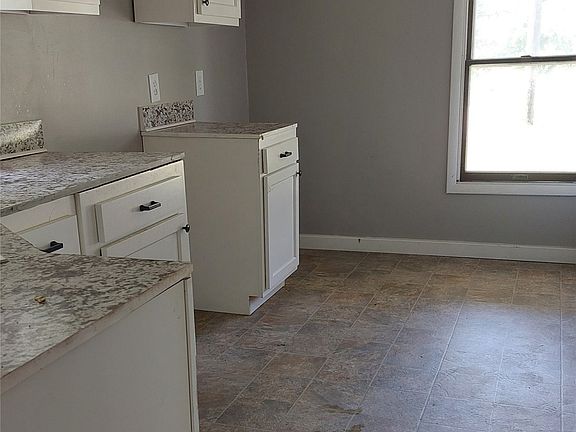 3rd image of 139 S Main St