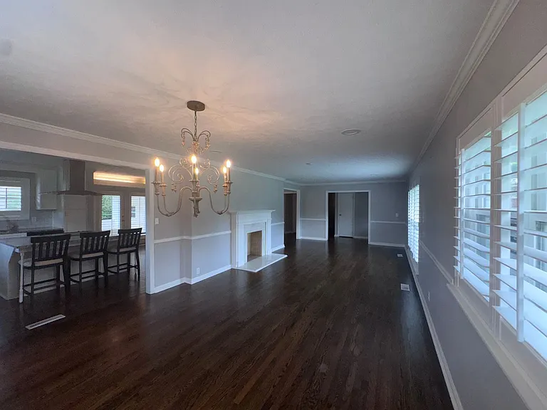 901 Pinedale Rd — Photo 2