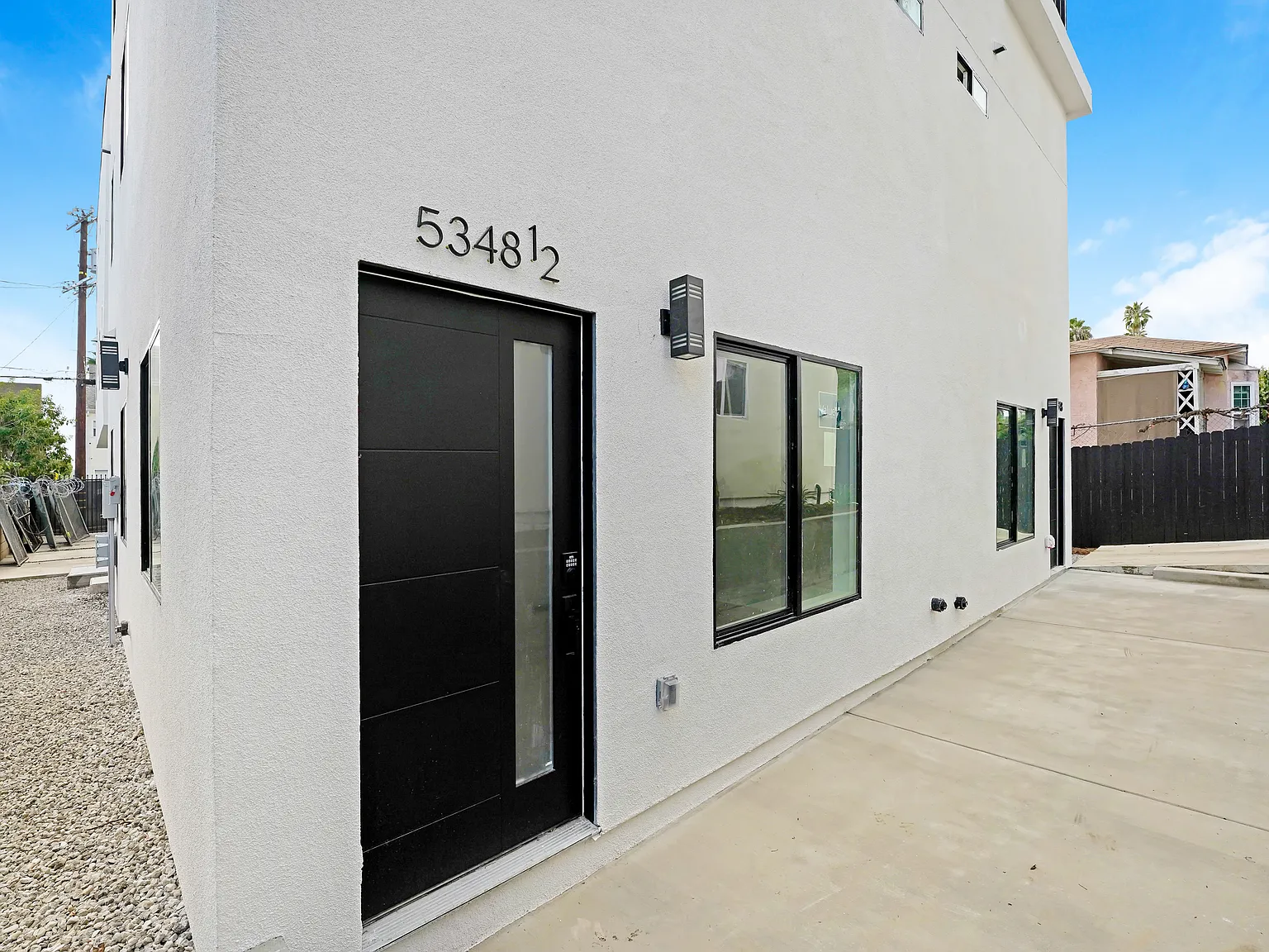 4 bed, 4.5 bath, 1470 sqft, $3,800 — Photo 3