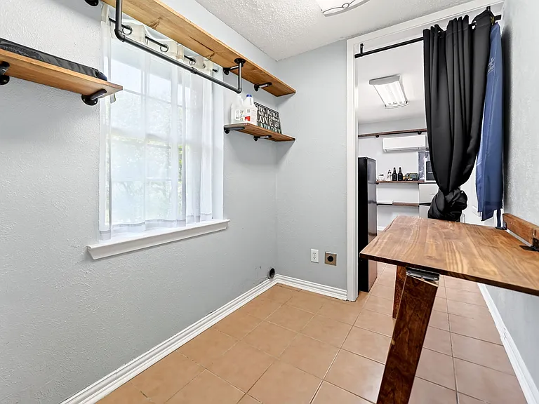 505 Whittle Way — Photo 15