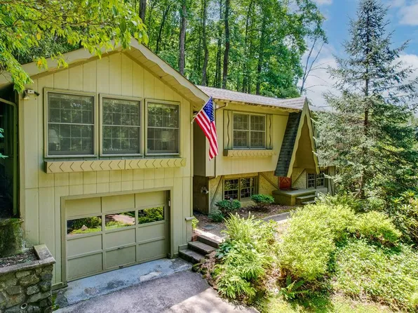 1294 Skyland Dr, Franklin, NC 28734