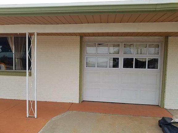 2nd image of 2525 Ceylon Dr