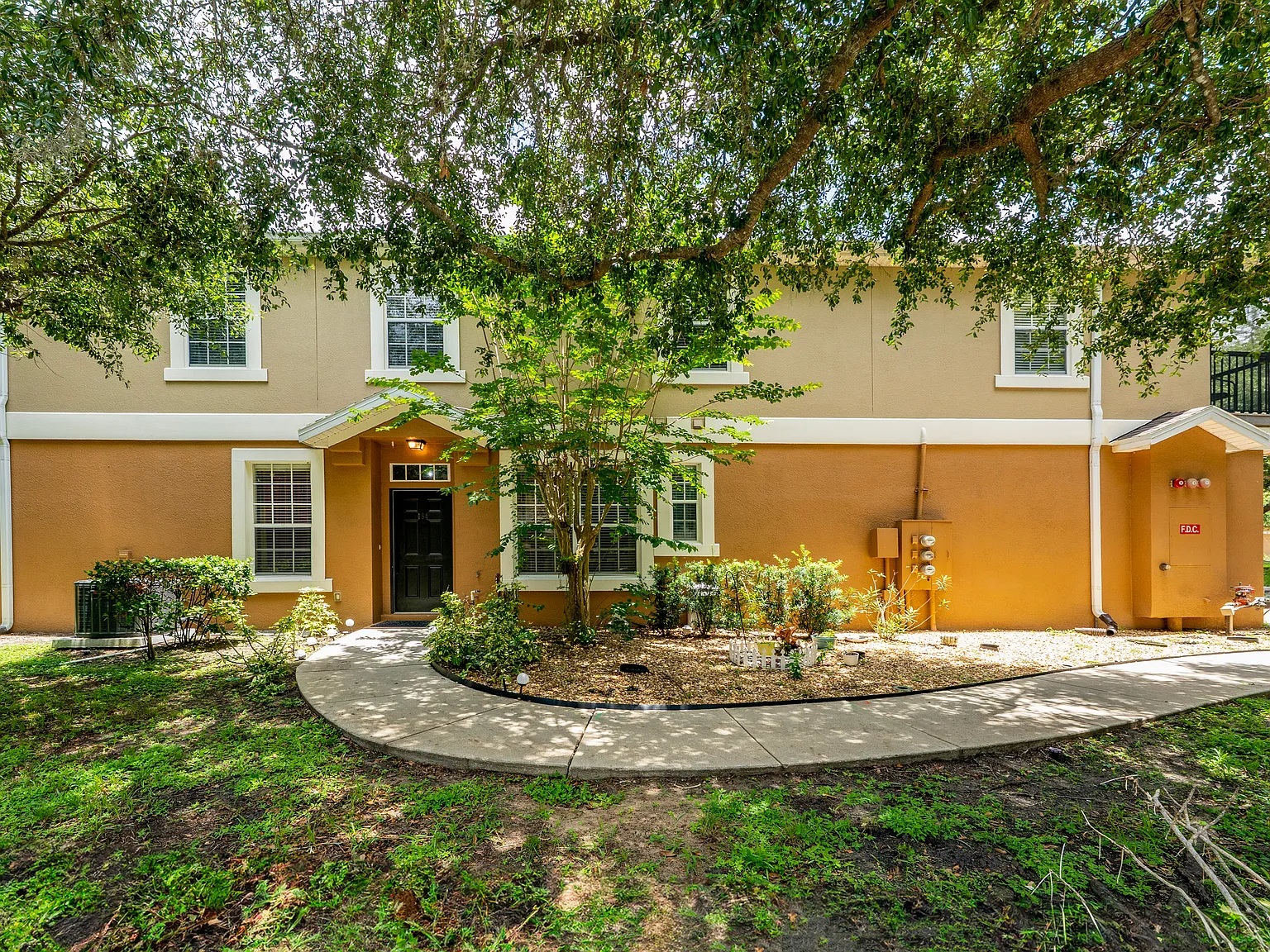 3 bed, 1740 sqft, $2,500 — Photo 3