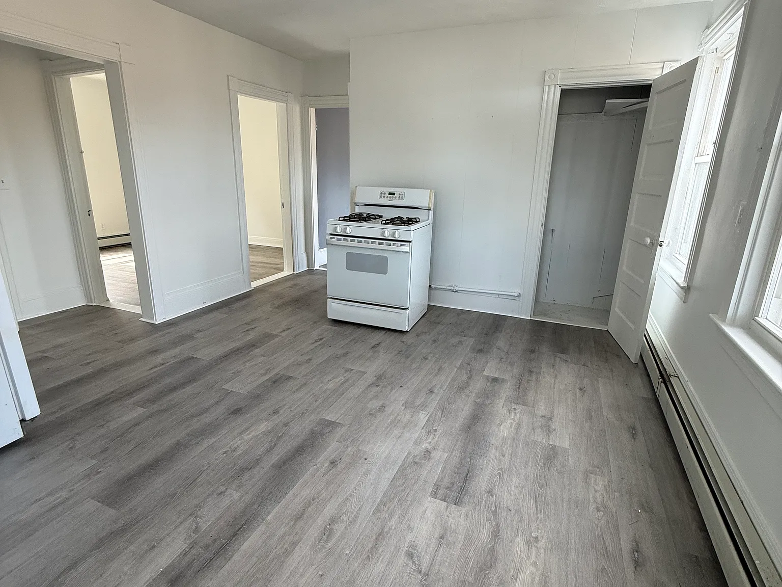 216 Sterling Ave — Photo 4