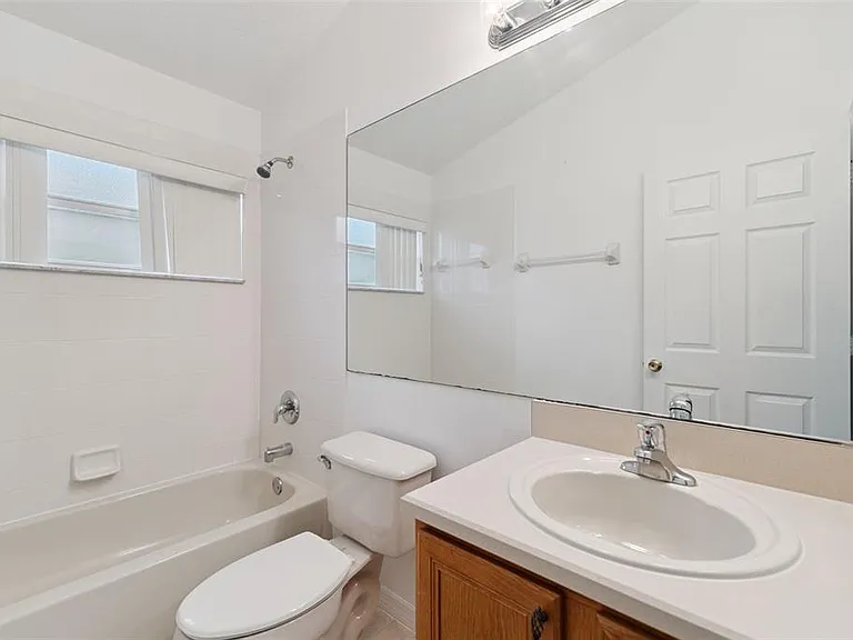 1346 Solana Cir — Photo 17
