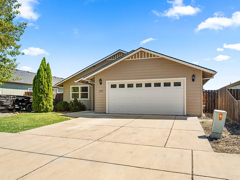 229 Reanna Way — Photo 3