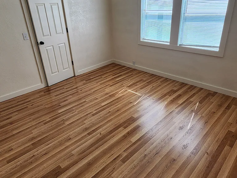 211 S Brownell Ave — Photo 16