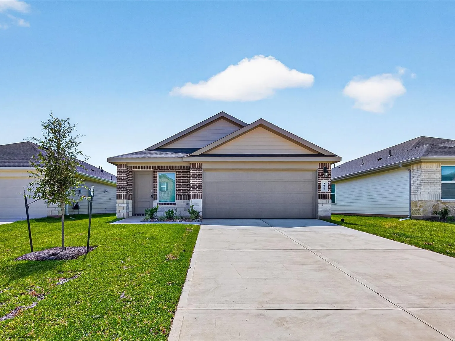 3 bed, 2.0 bath, 1535 sqft, $2,095 — Photo 2