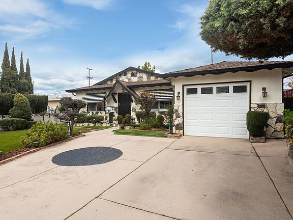 3rd image of 2668 Othello Ave