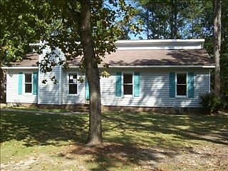1st image of 9 Woodpond Ct