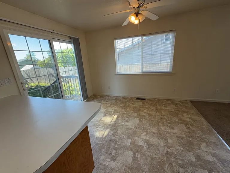3121 Matthew Ln — Photo 5