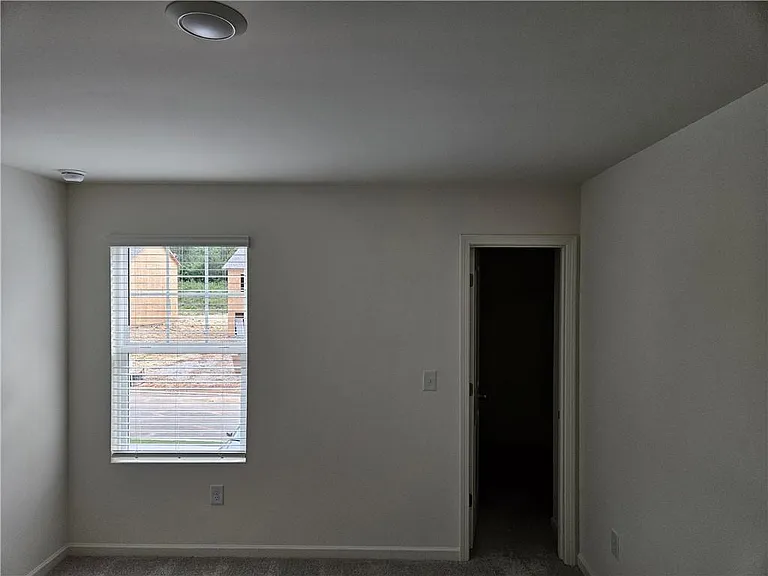 326 Silverton Dr — Photo 12