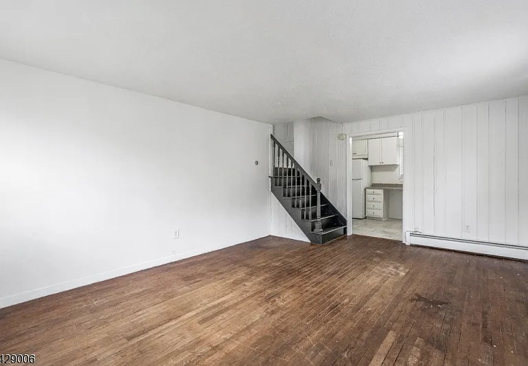 35 Bernards Ave — Photo 4
