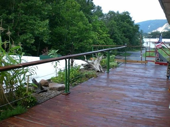 Common Deck and rooftop