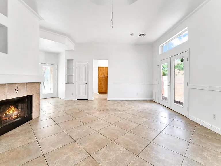 2560 Silver Shadow Dr — Photo 6