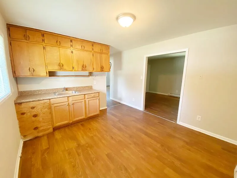 2 bed, 1.0 bath, 780 sqft, $1,100 — Photo 1